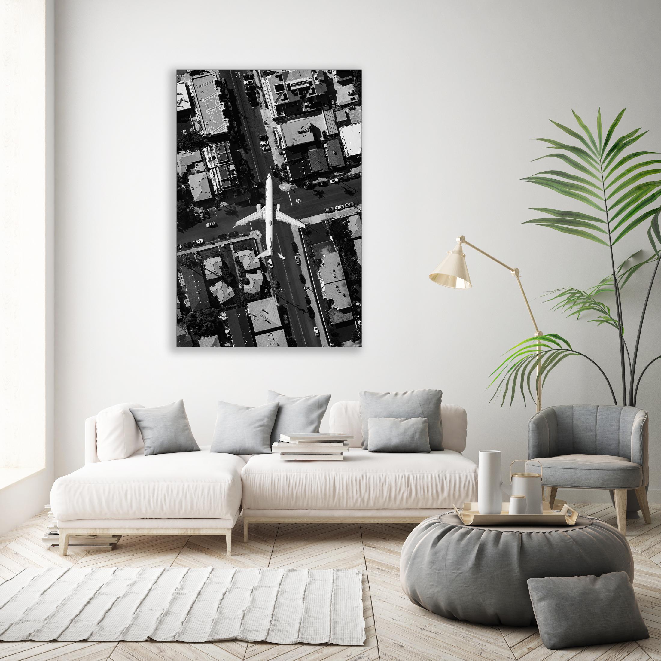 a black and white photo of a living room